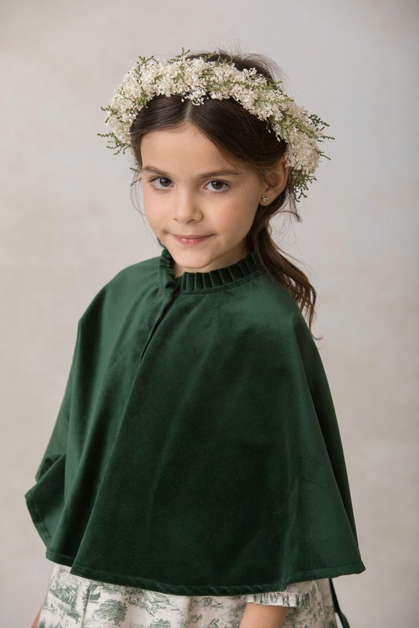 capa de niña para ceremonia en terciopelo verde