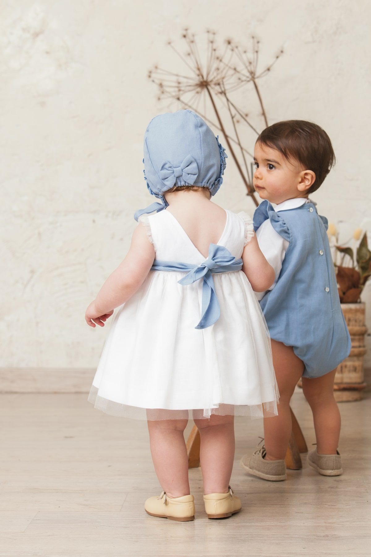 vestido de ceremonia de niña bebé en blanco