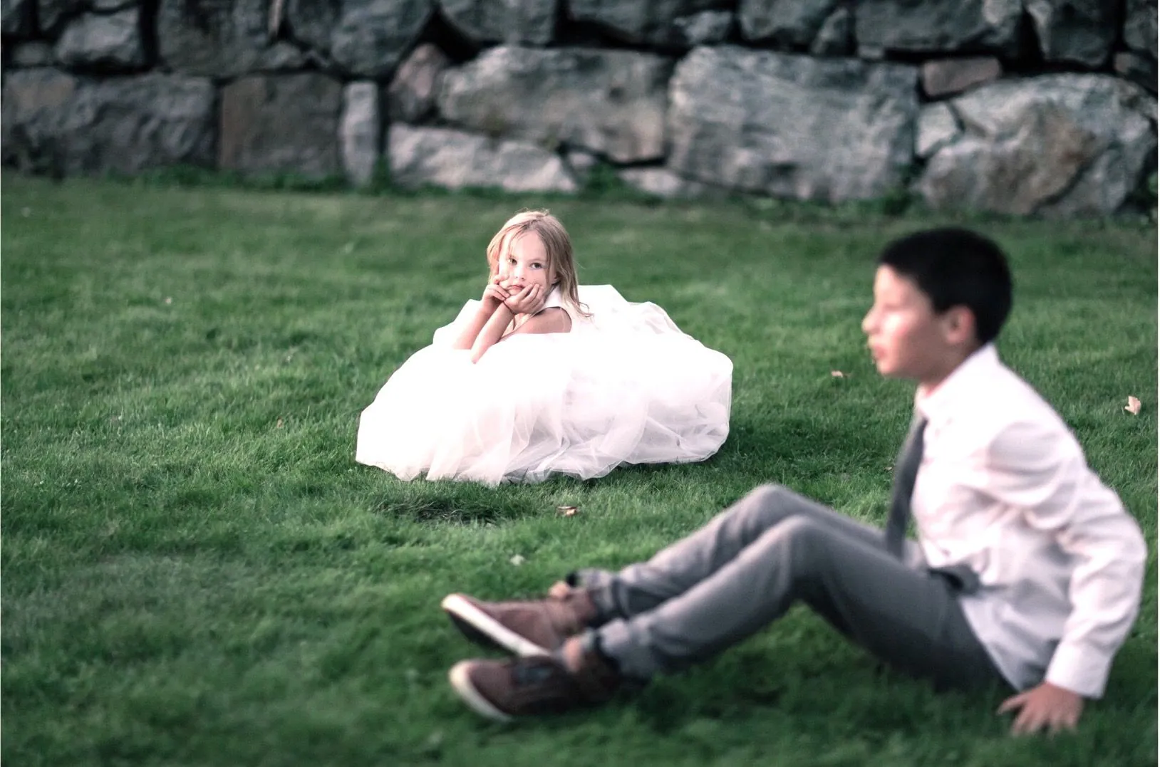 to invite children to the wedding or not