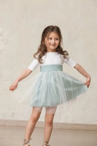 fajin de niña de ceremonia en verde agua