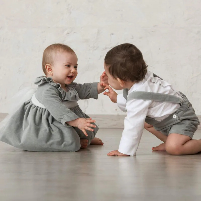 vestir bebes ceremonia segun su edad