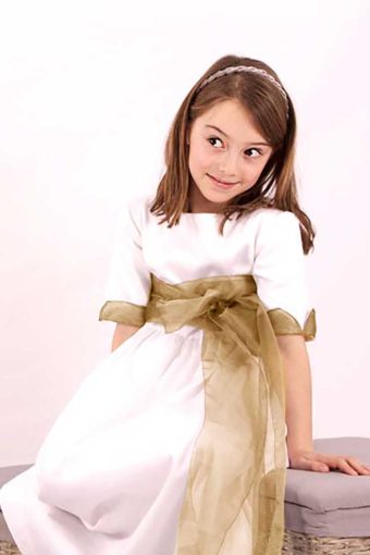 Communion dress of organza outlet