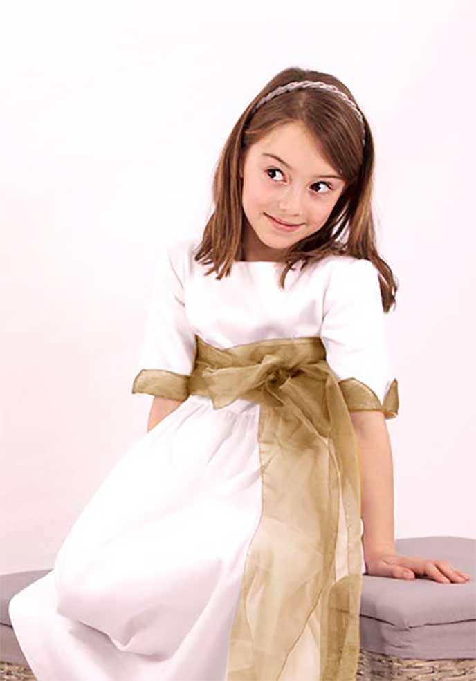 Communion dress of organza outlet