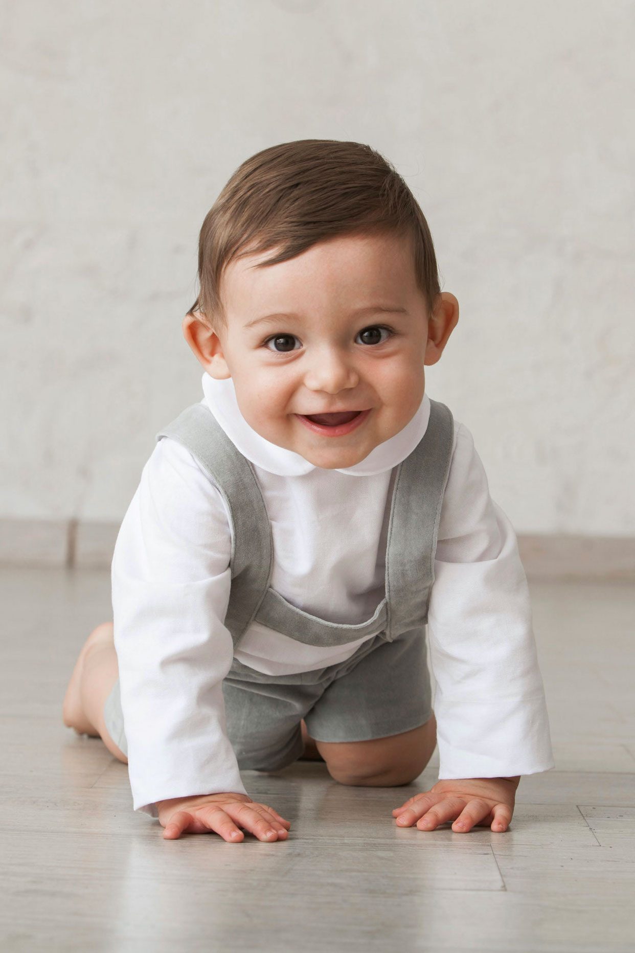 camisa blanca cuello bebé manga larga