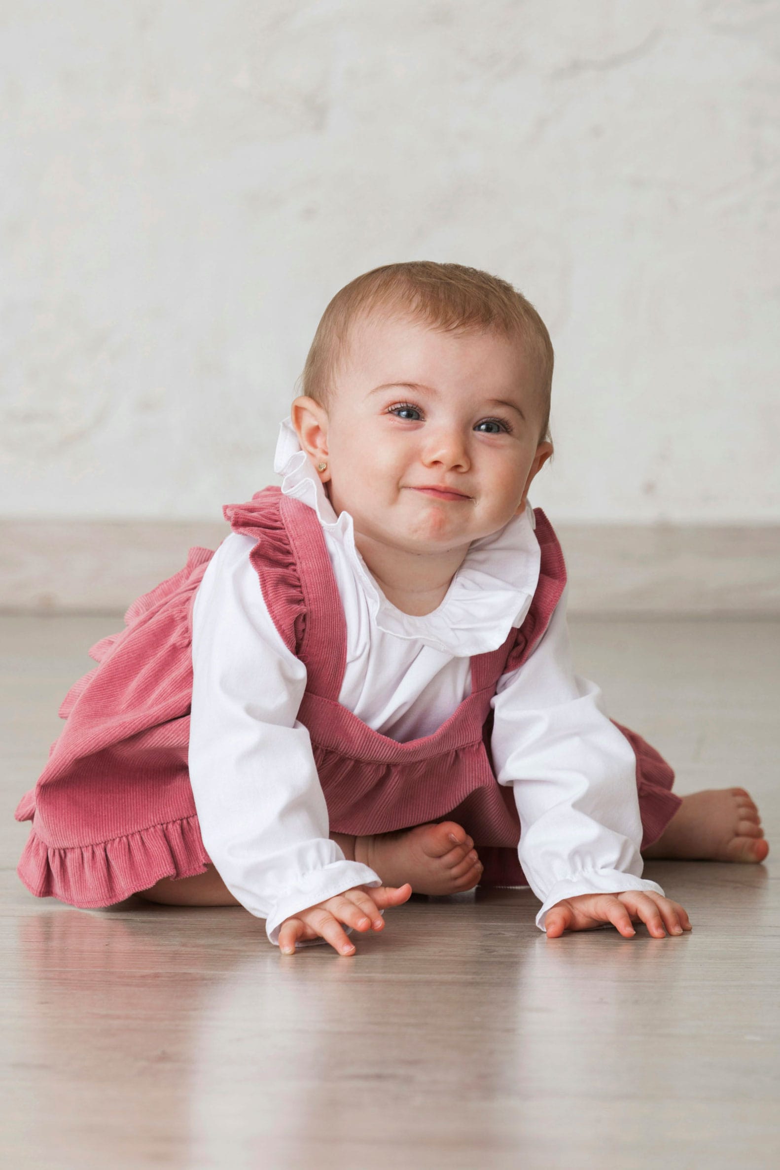 camisa blanca cuello león de vestir elegante para bebé