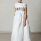 brown hair accessory for a girl's ceremony