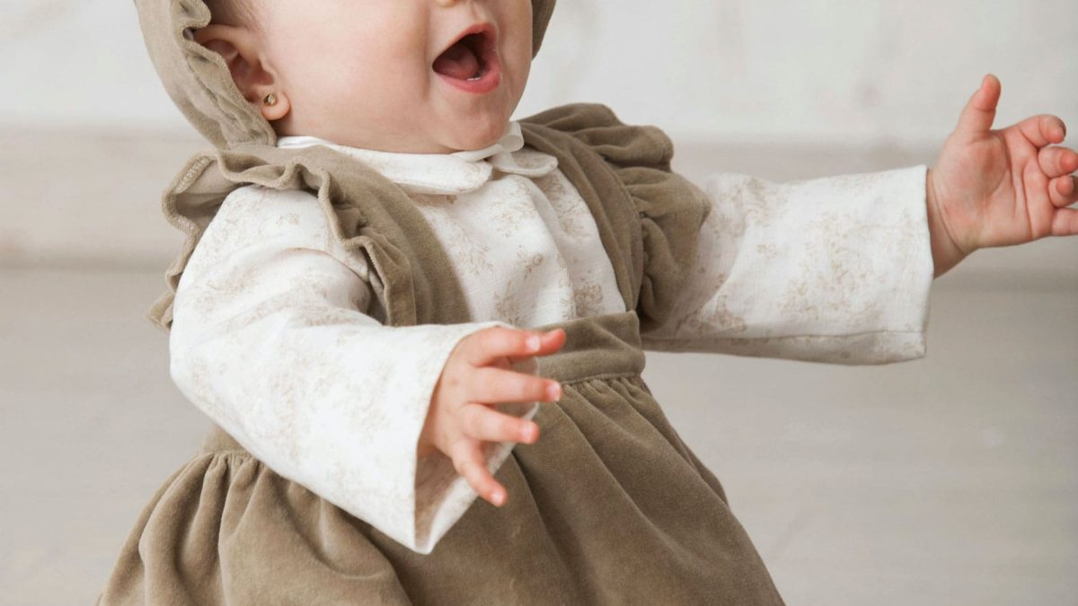 Winter velvet baby dress | Qumono