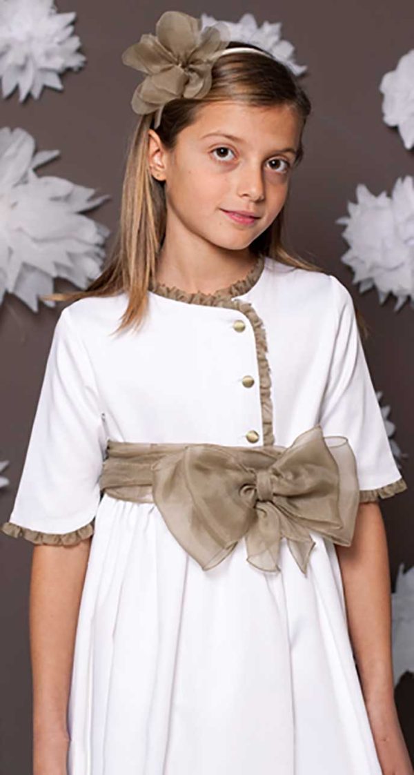 Reduced communion dress