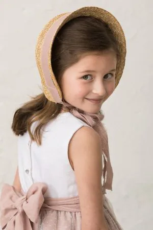 capota de paja de niña