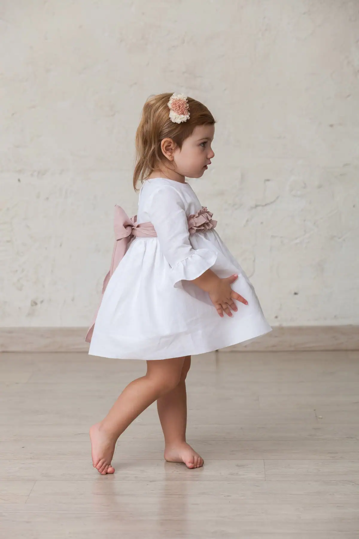 vestido blanco de bebé