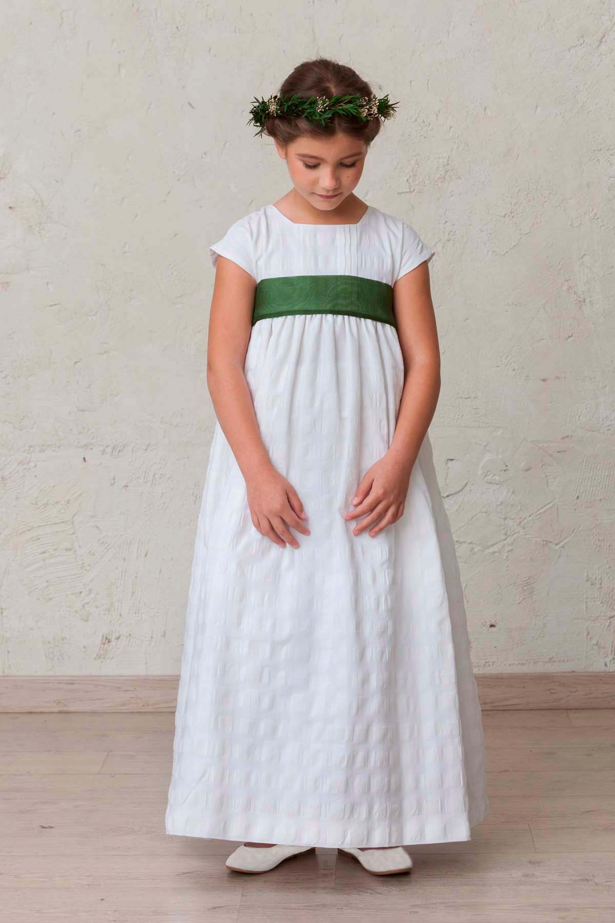 vestido de comunión de niña con jaretas