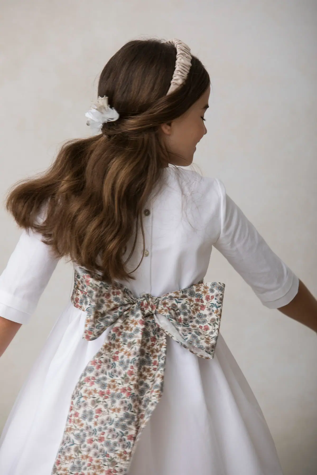 pack of beige hair clips for girls