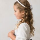 diadema de niña estrecha blanca