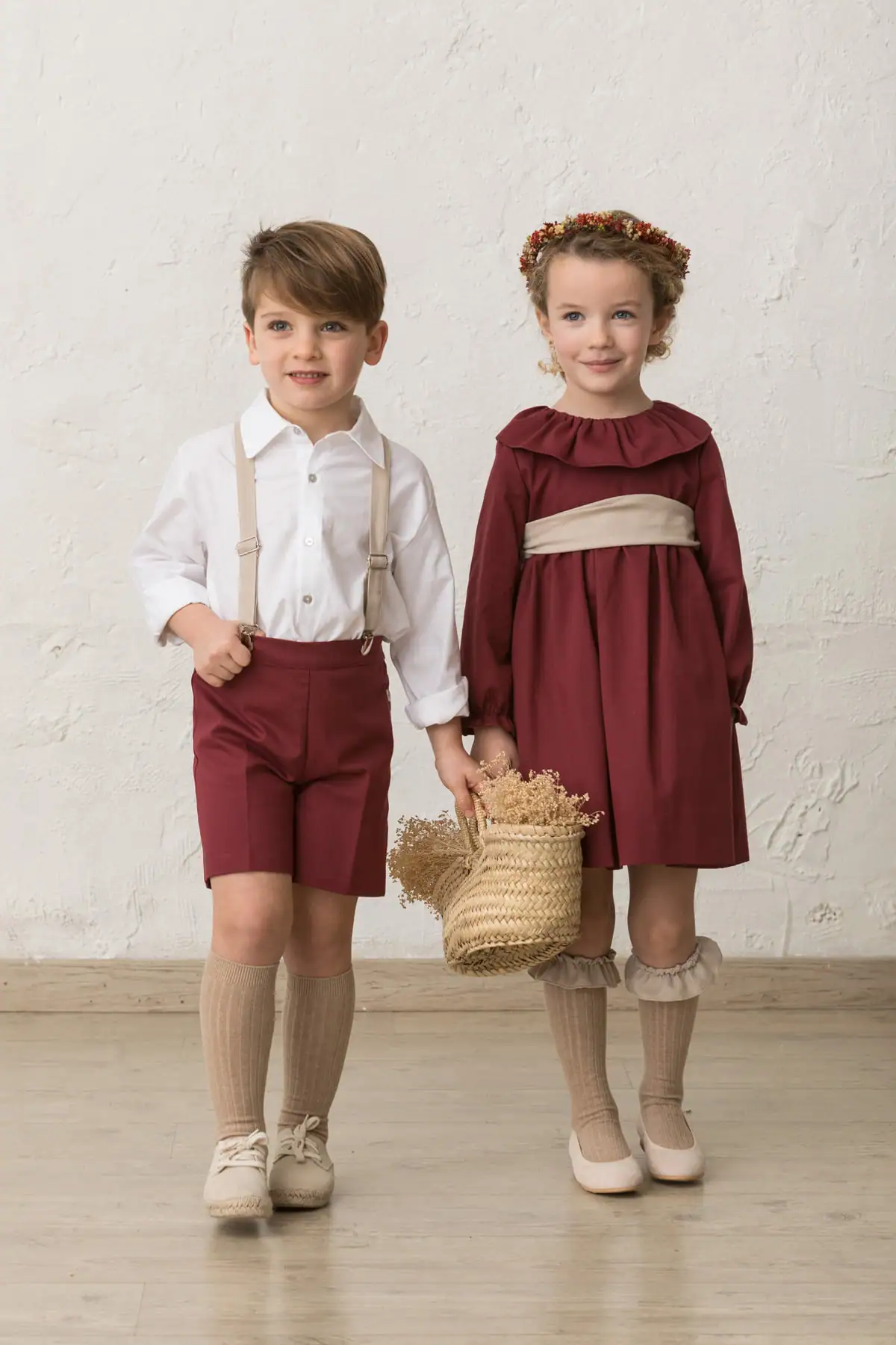 Boys' suspenders for winter ceremonies in beige