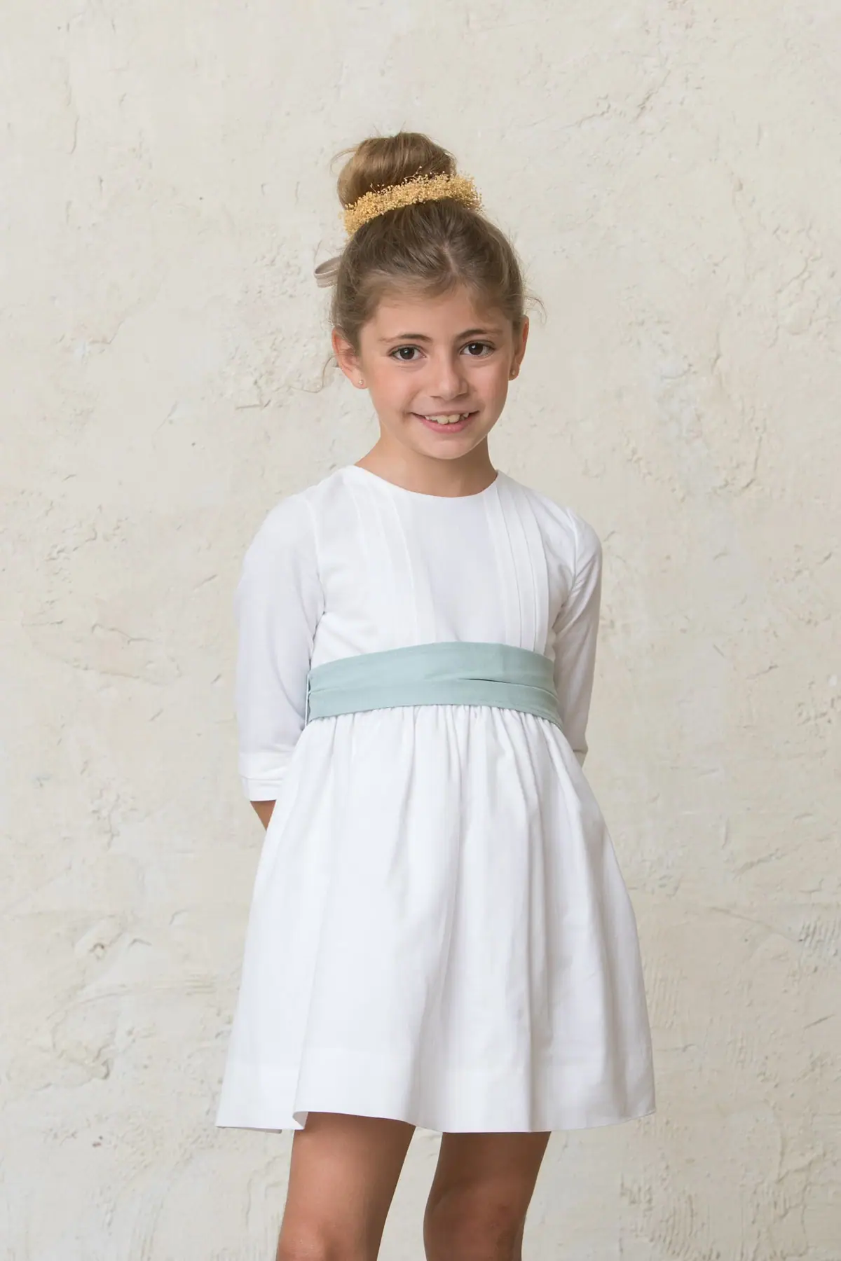 white dress for girls with lace-up ceremonies
