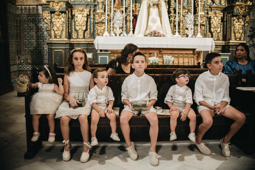 Our wedding´s flower girls and page boys outfits, what do we do if we