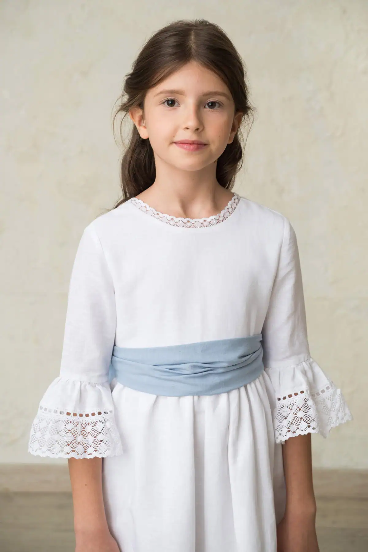 Communion dress for girls with ruffled sleeves