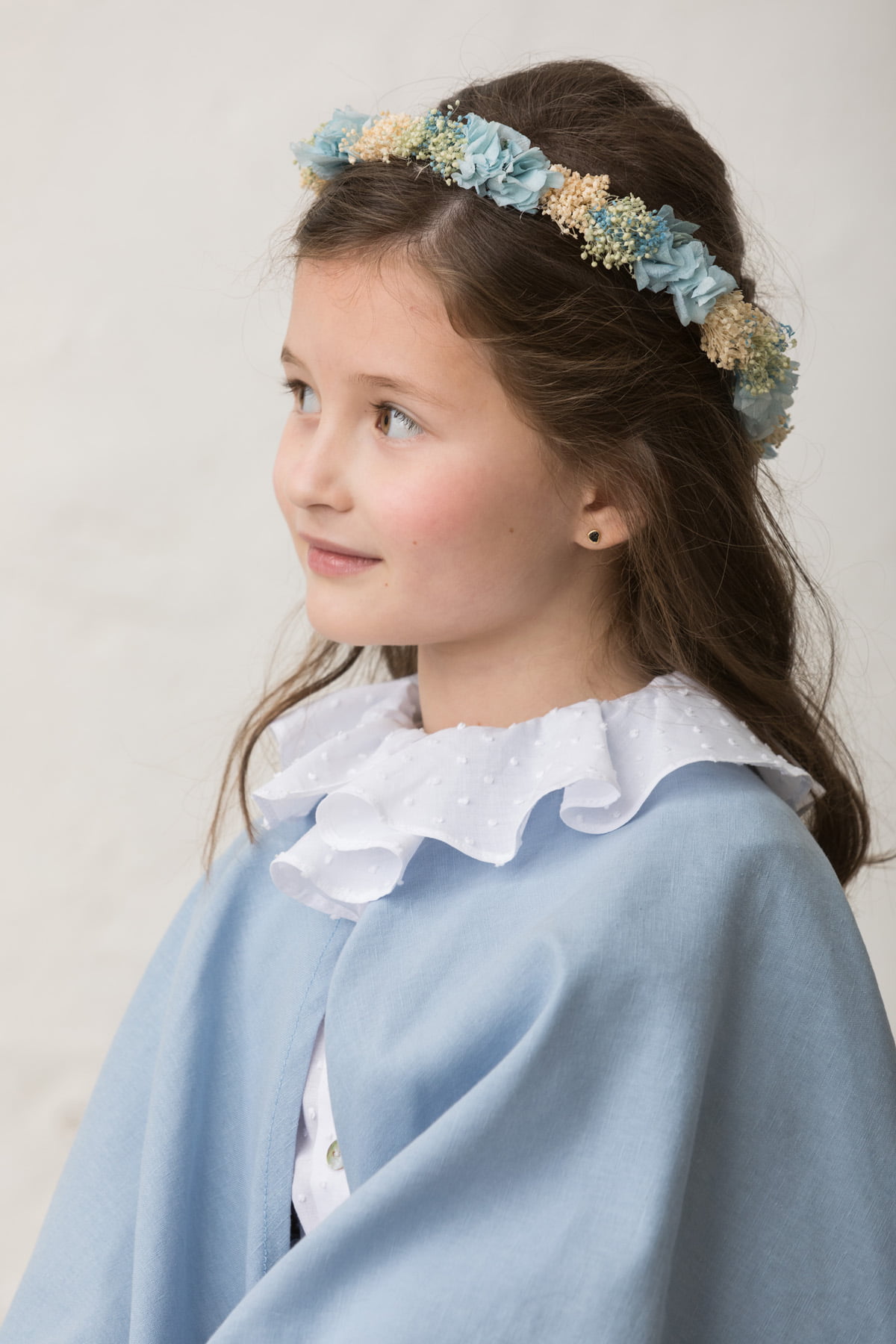 corona de flores de ceremonia de niña estrecha