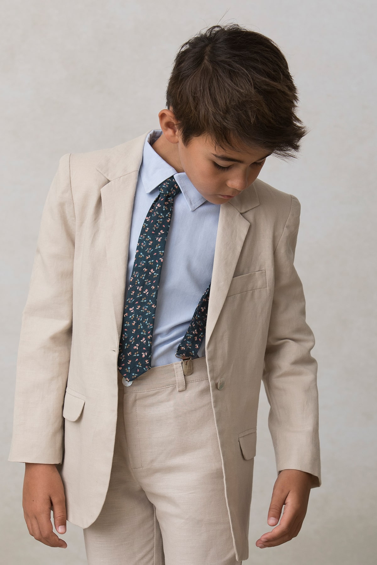 corbata de niño con estampado azul marino