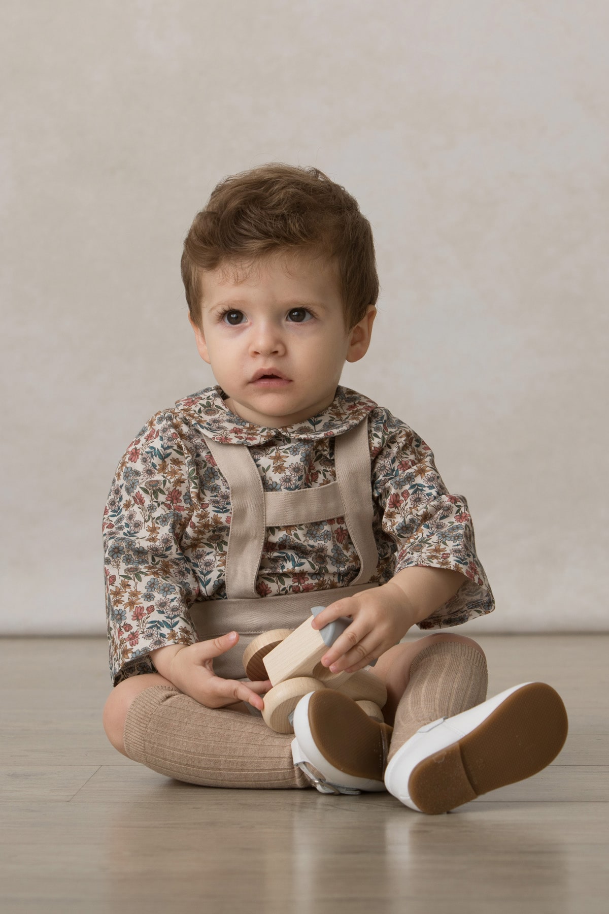 camisa bebe de cuello bebe beige estampada