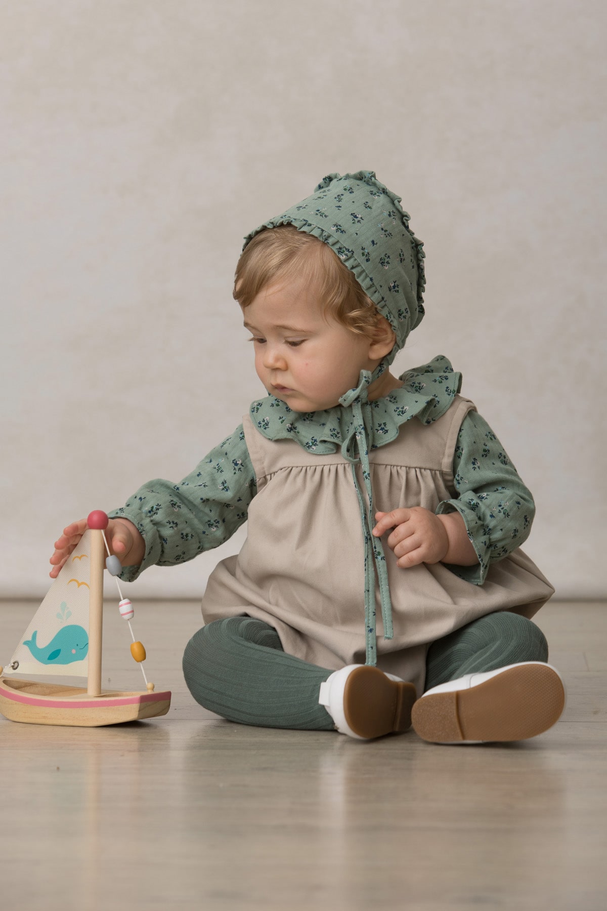 camisa bebe con volante en cuello en estampado verde