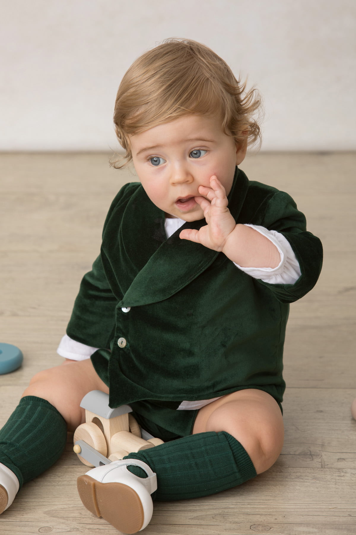 chaqueta de bebe niño en terciopelo verde