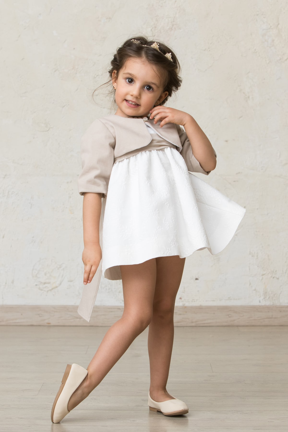 fajin de bebe niña beige en gabardina algodon