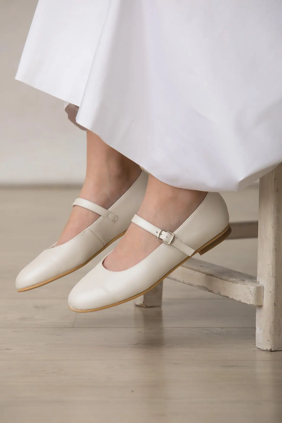 Girls' white leather ballet flats for special occasions