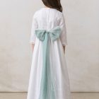 vestido de comunion de niña con puntilla en escote