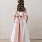 vestido de comunion de niña romantico con organza en cuello