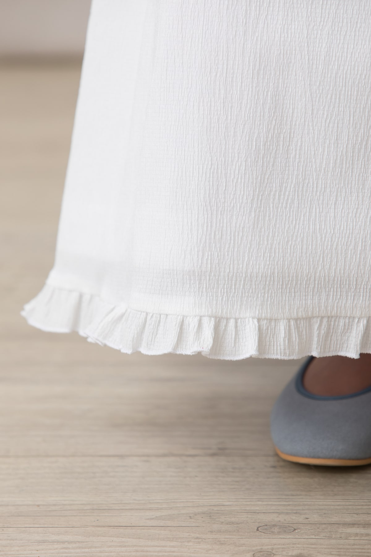 vestido de comunion de niña con volante en cuello de crepe