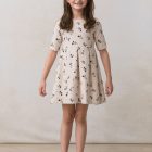 vestido de niña beige de flores azul marino