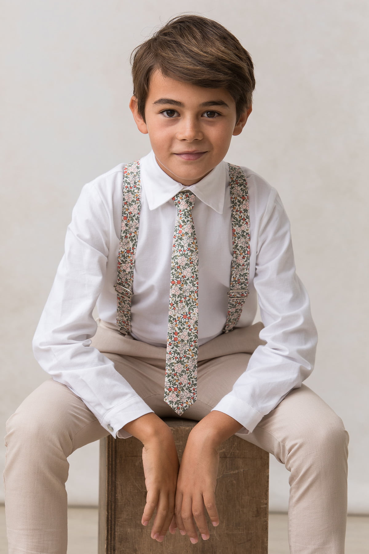 corbata infantil de niño de flores