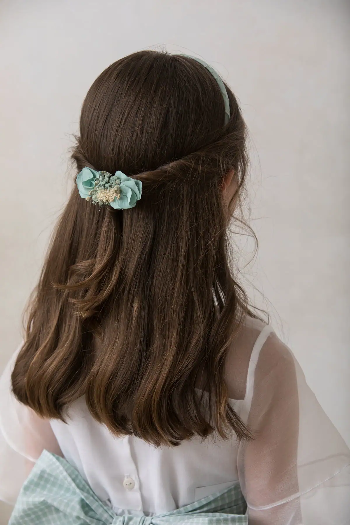 green mixed flower girl clip