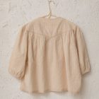 blusa de chica adolescente beige bordada