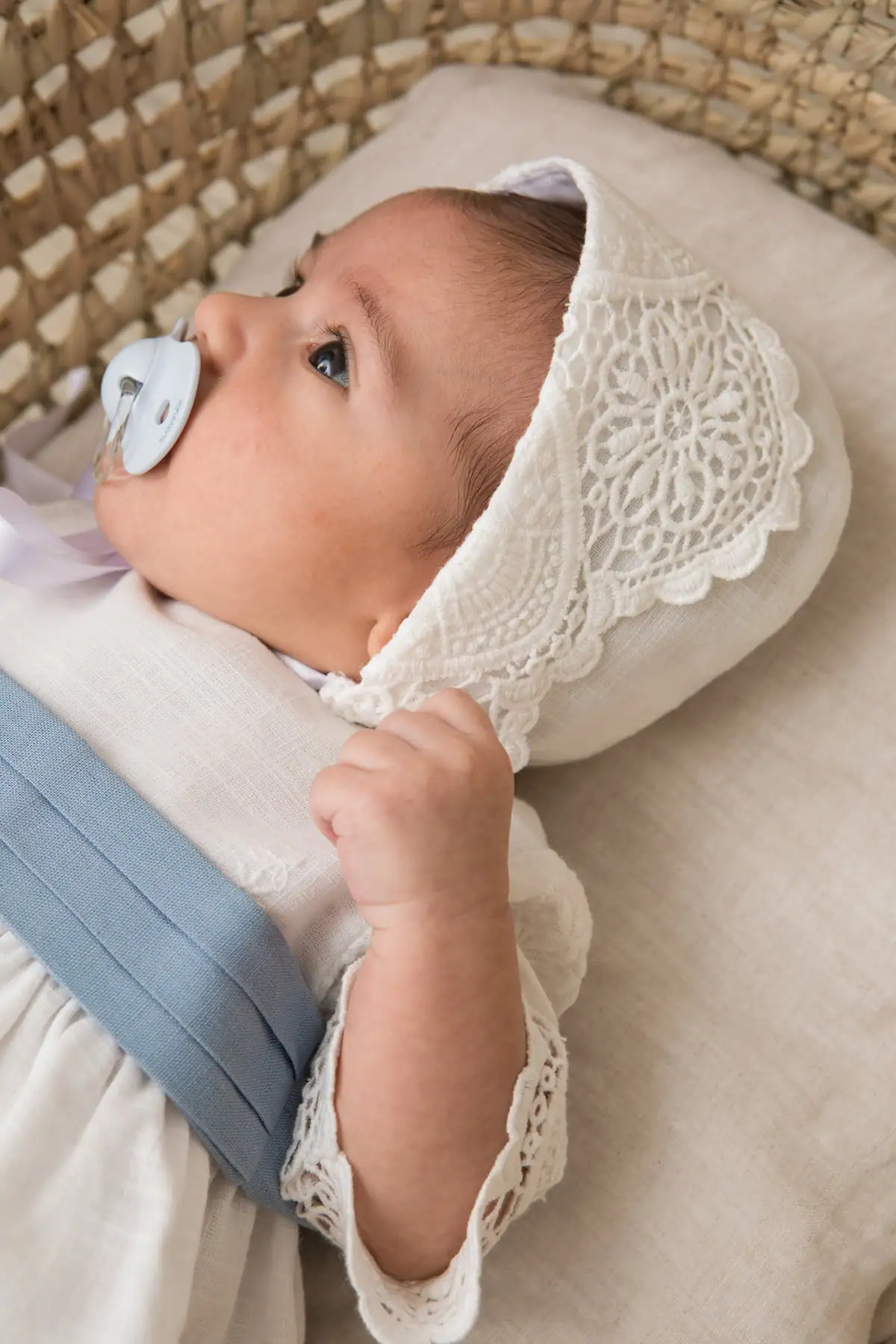 Long-sleeved embroidered christening gown | Qumono