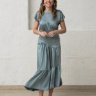 vestido de mujer con frunces en azul