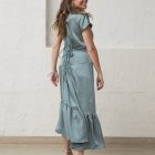 vestido de mujer con volantes en azul