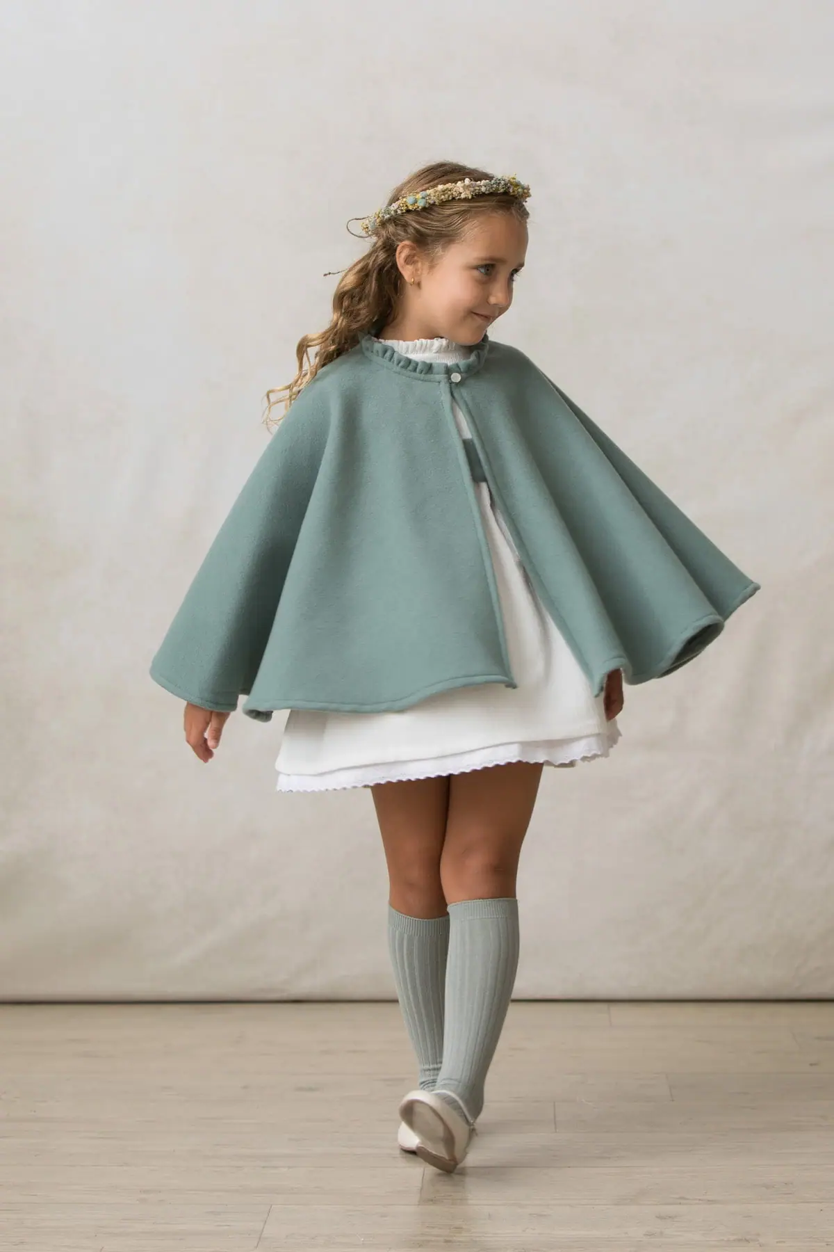 girl's ceremony cape green cloth