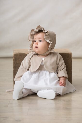 chaqueta bolero de bebe en terciopelo beige