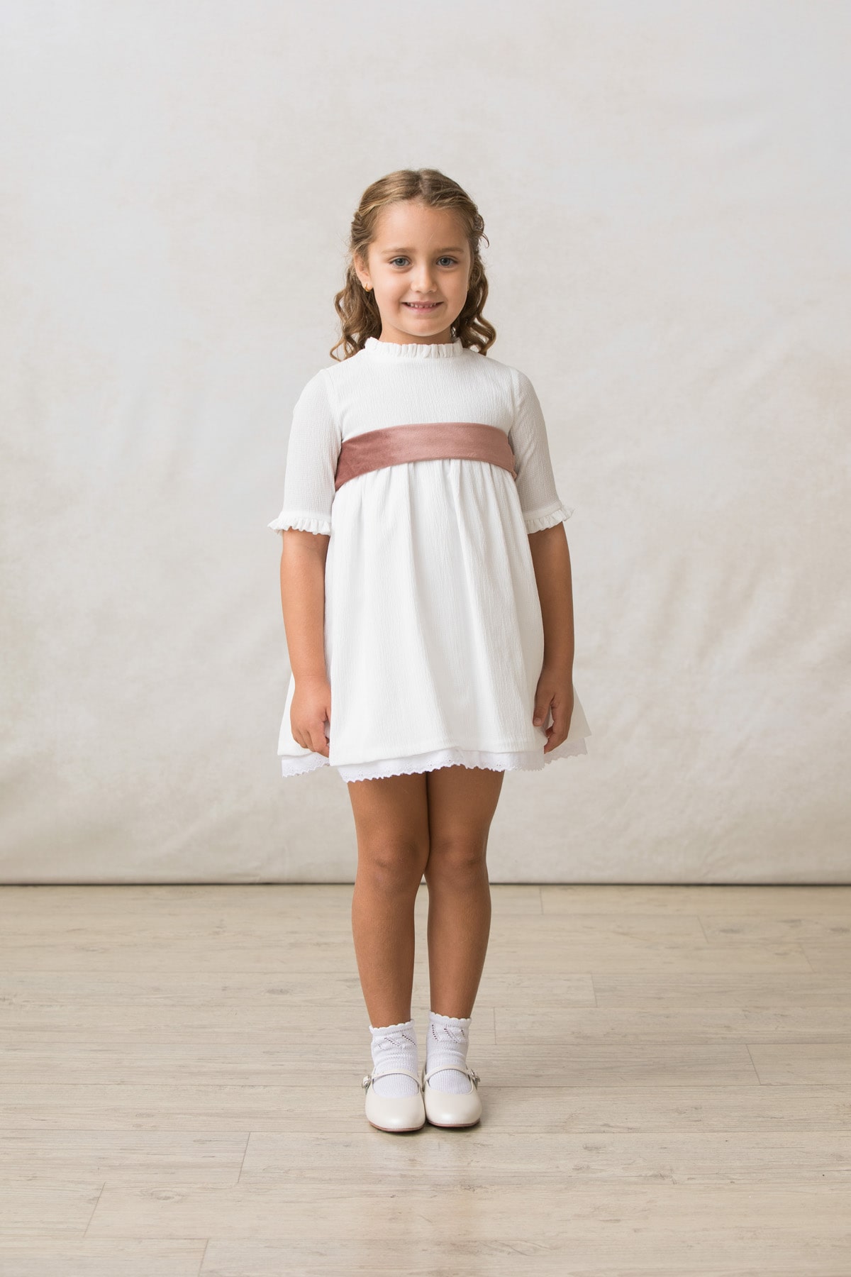 fajin-ceremonia-nina-terciopelo-rosa-nude fajin de ceremonia para niña en terciopelo rosa nude