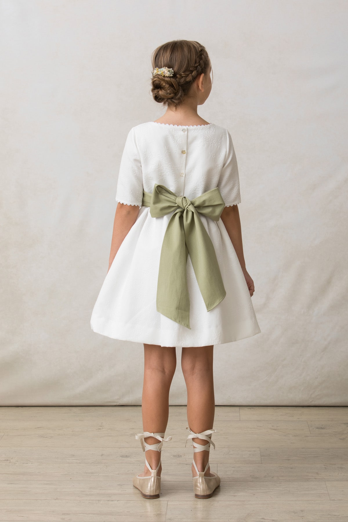 fajin con lazos de tablas para ceremonia en algodon verde oliva