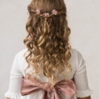 horquillas de flor rosa para pelo de niña de ceremonia