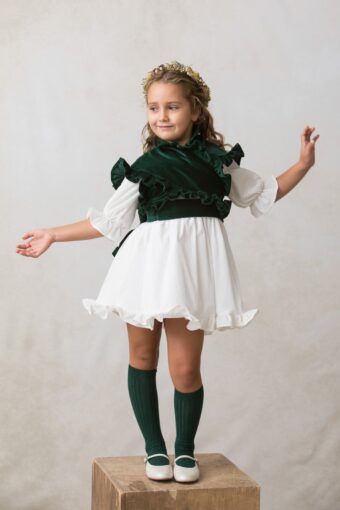 mañanita terciopelo para ceremonia de niña en verde botella