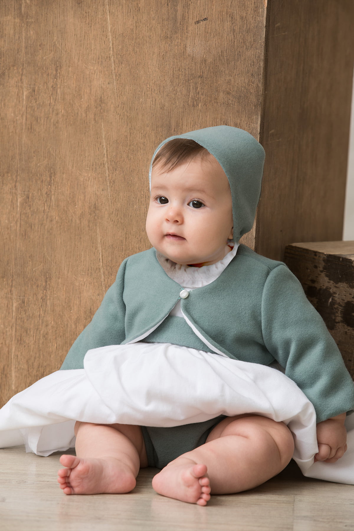 vestido de bebe de ceremonia en algodon blanco con volante en cuello