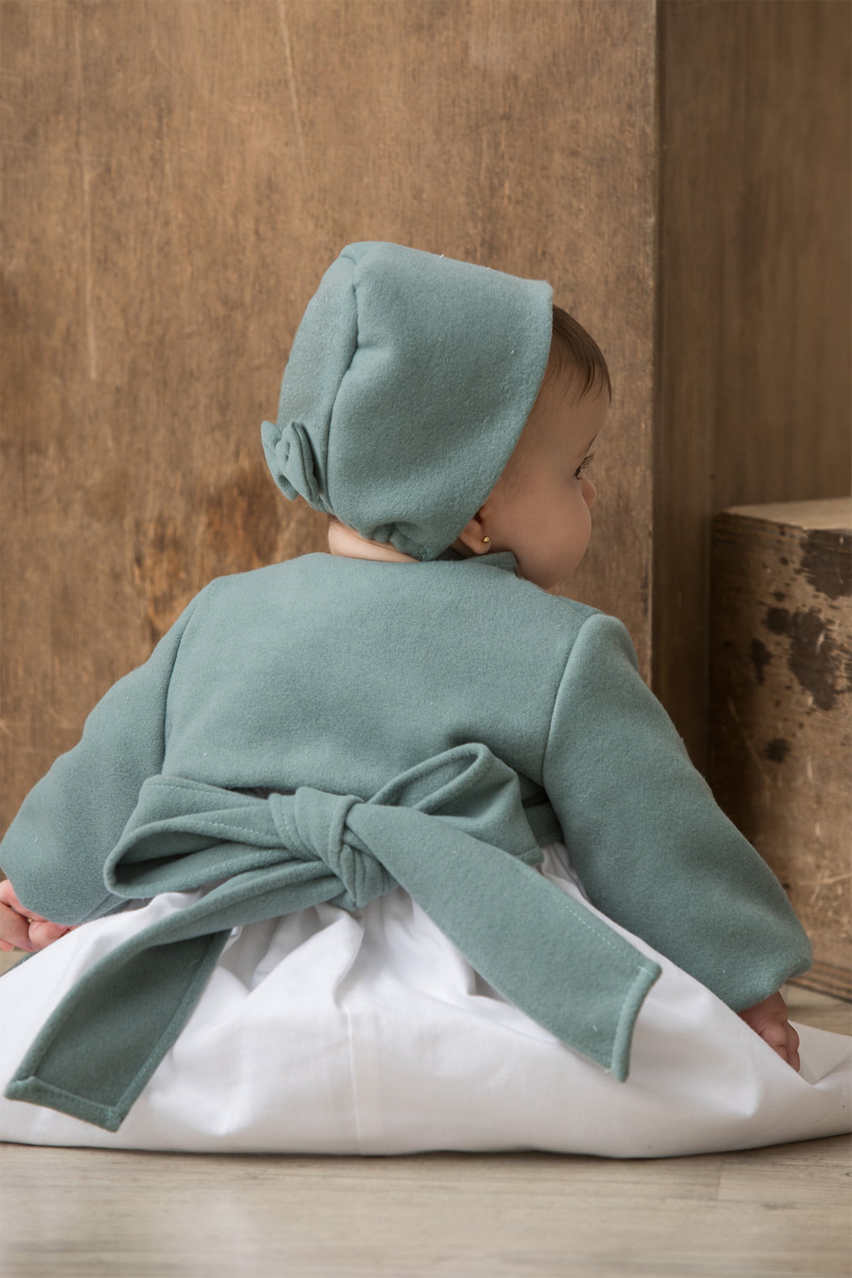 vestido de bebe de ceremonia blanco con volante en cuello