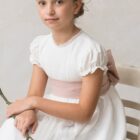 vestido de comunion de niña con manga farol en tul plumeti