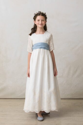 vestido de comunion de niña en organza bordada color crema