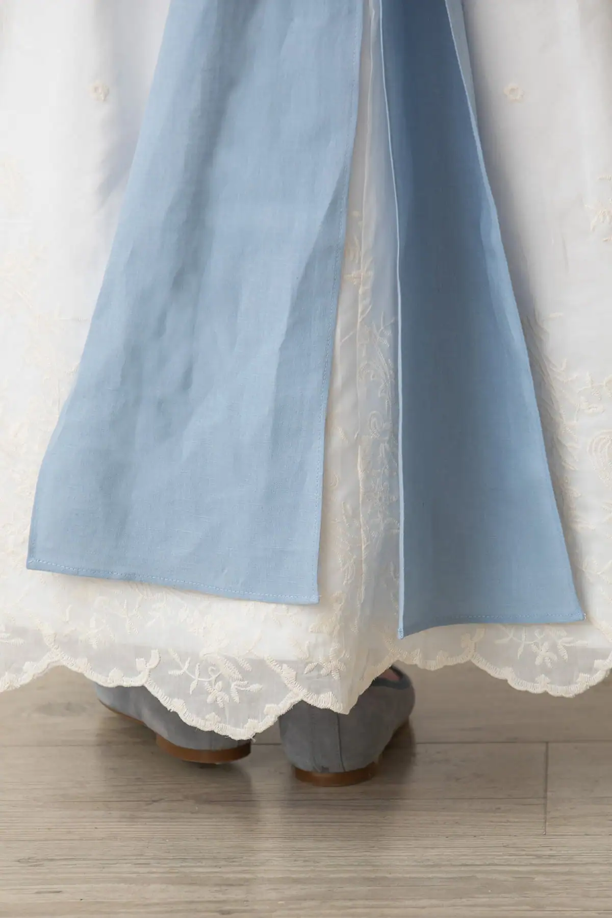 girl's communion dress in embroidered organza with flowers