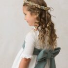 vestido de niña en crepe con manga a codo